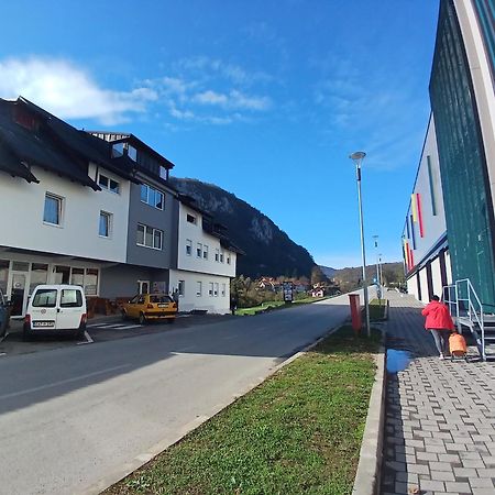 Sobe Sa Kupatilom Jajce Exterior foto