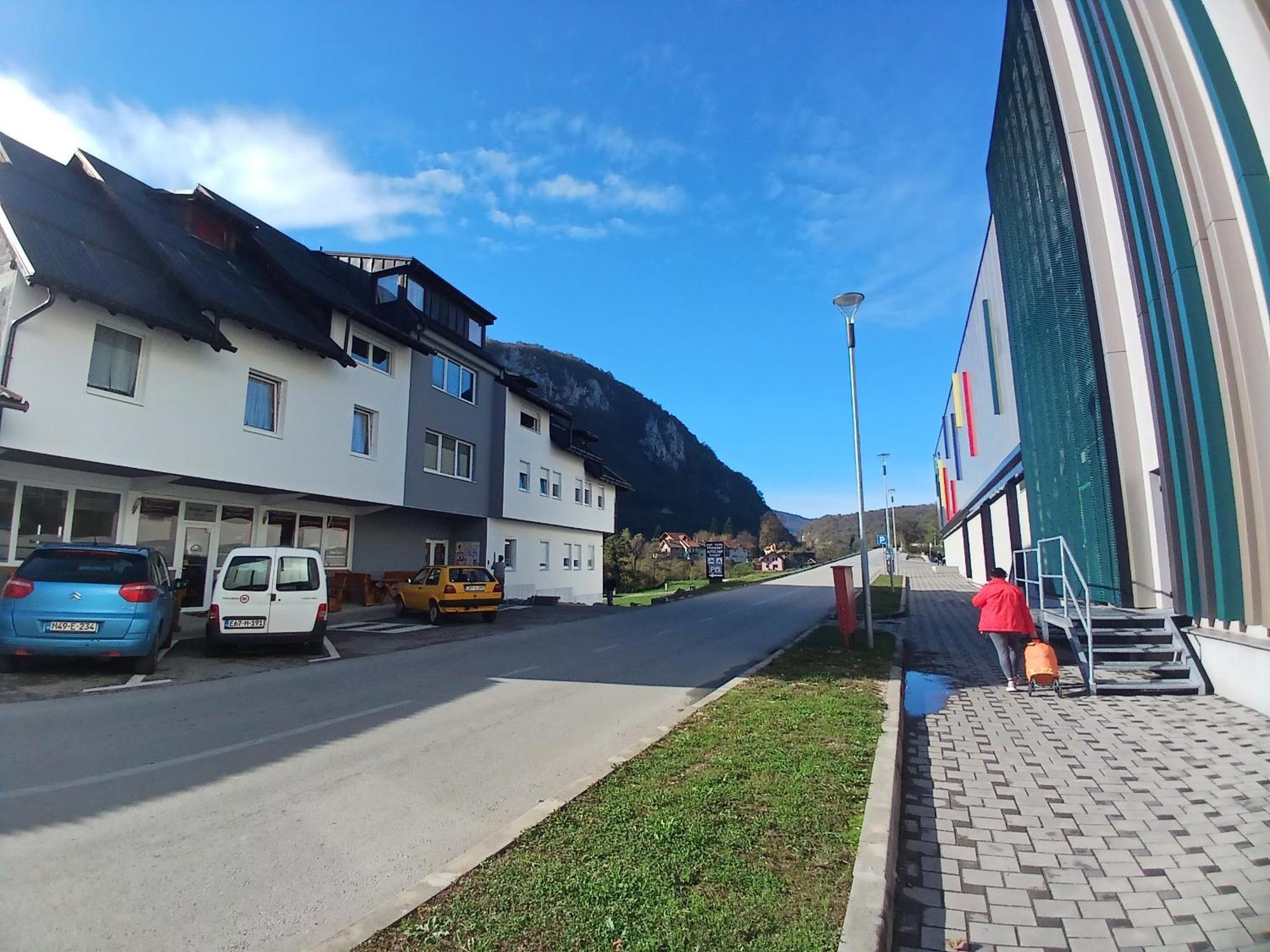 Sobe Sa Kupatilom Jajce Exterior foto