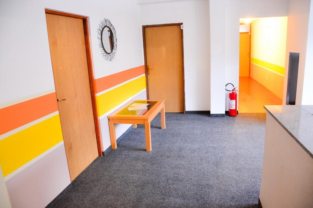 Sobe Sa Kupatilom Jajce Exterior foto